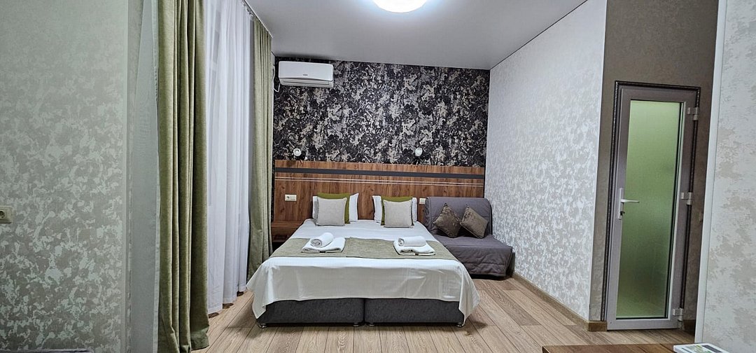 Семейный 5-местный (с видом на море)