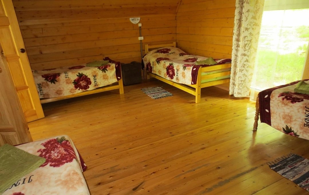 Домик летний 4-местный (№8)