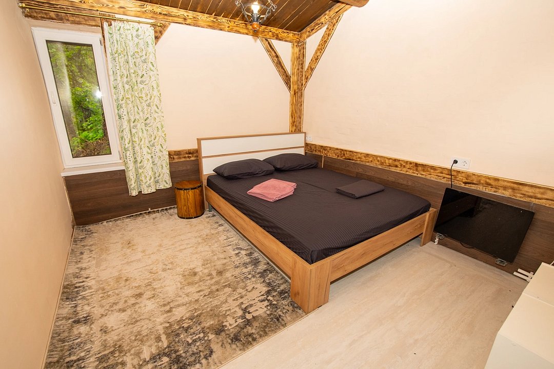 Дом Хоббита 4-местный 2-комнатный