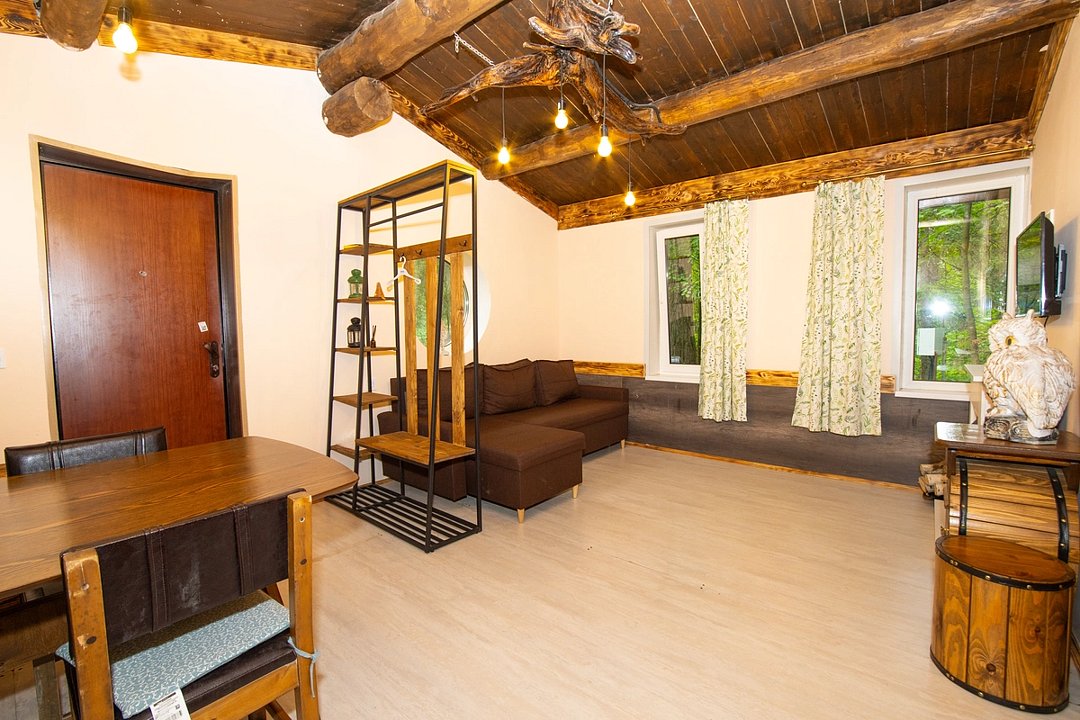 Дом Хоббита 4-местный 2-комнатный