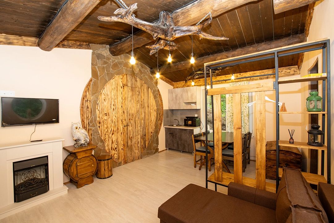 Дом Хоббита 4-местный 2-комнатный