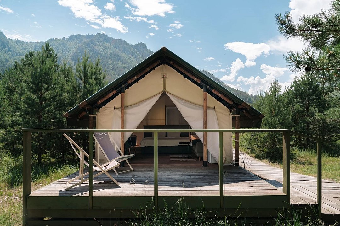 Тент-хаус 2-местный (у реки)
