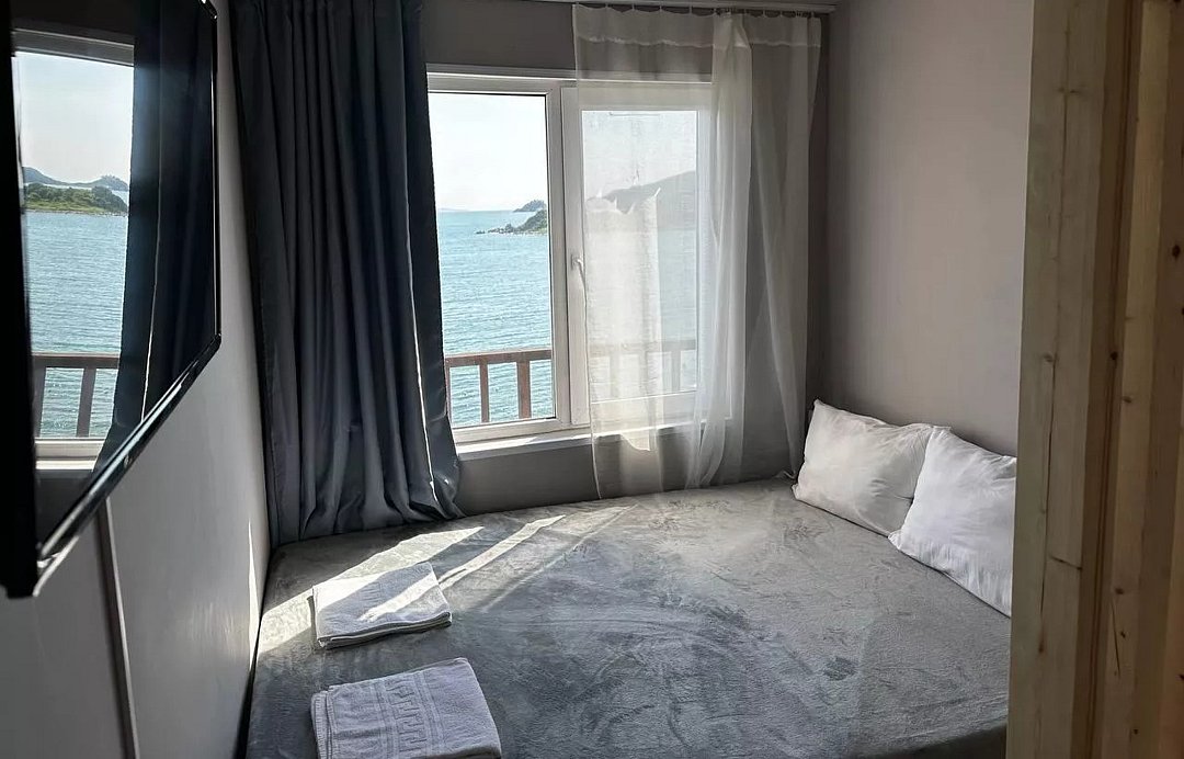 Домик 3-местный (с террасой)