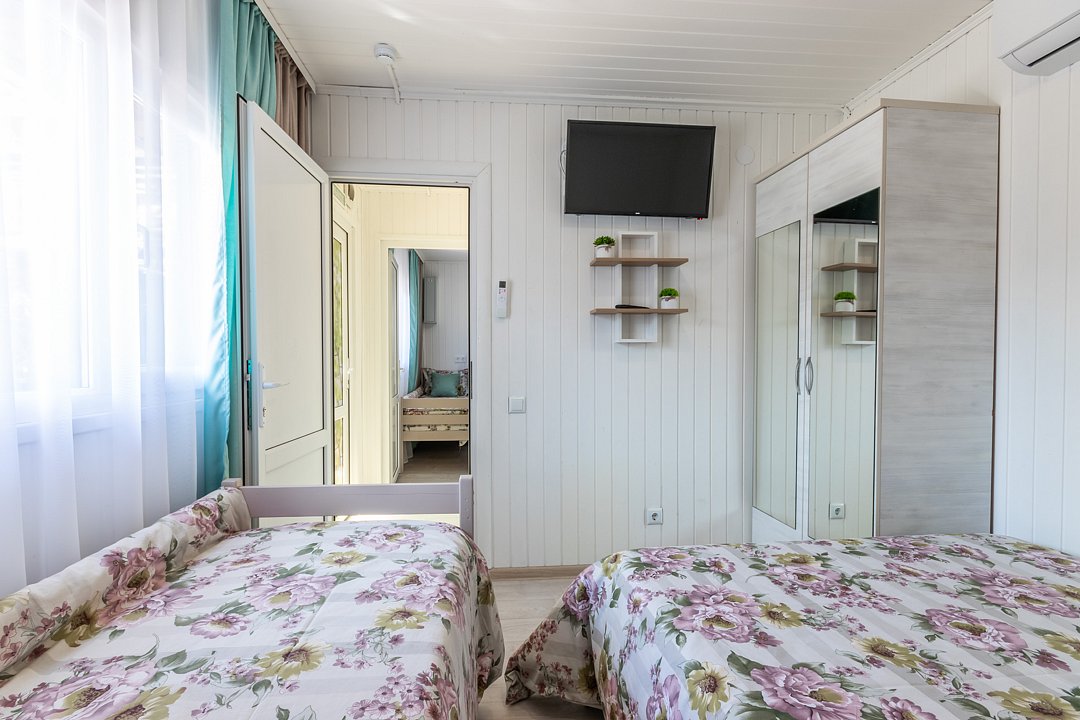 Домик 6-местный 2-комнатный