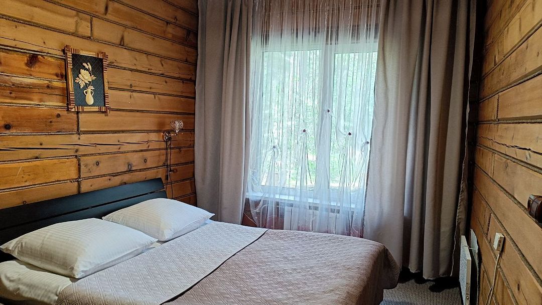 Люкс 4-местный 3-комнатный (№1)