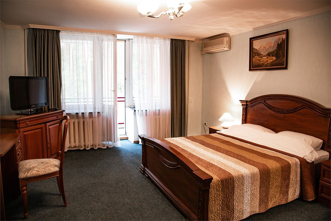 Люкс 2-местный 2-комнатный (корпус №2)