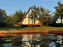 A-frame Номера домов: 1-3, Глэмпинг Елань, Калужская