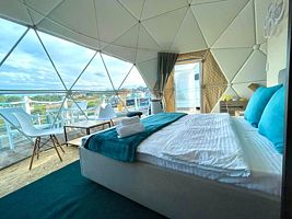 Шатёр Шатер 2-я линия с двух-спальной кроватью и диваном, Глэмпинг МОРЕ, поселок Южно-Морской