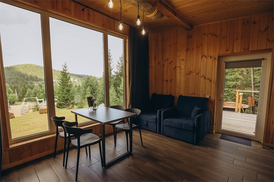 Бунгало 2-местный 2-комнатный №1 (На высоте)