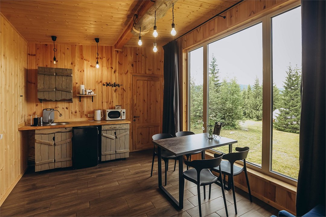 Бунгало 2-местный 2-комнатный №1 (На высоте)