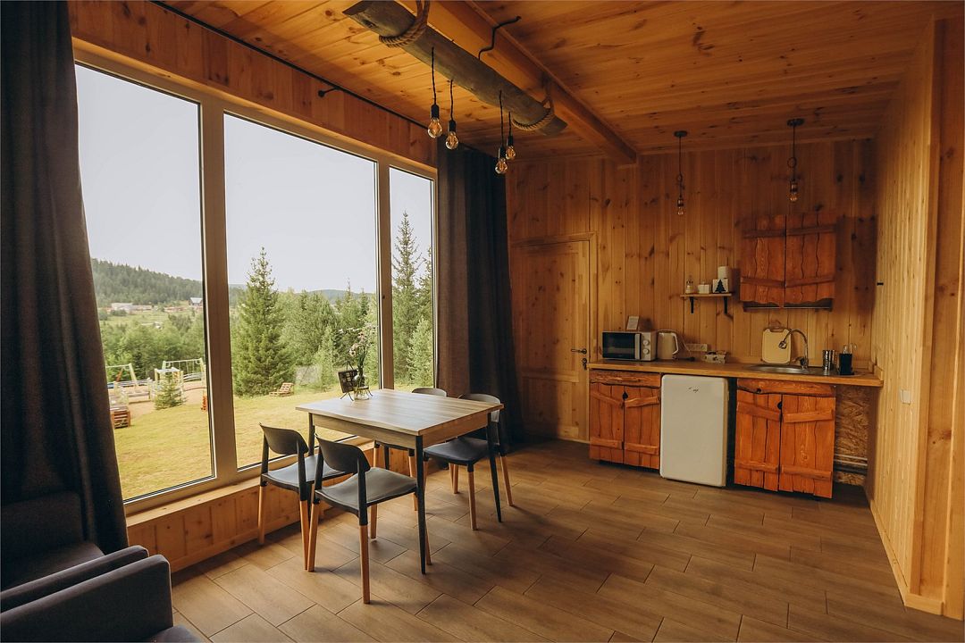 Бунгало 2-местный 2-комнатный №2 (На высоте)