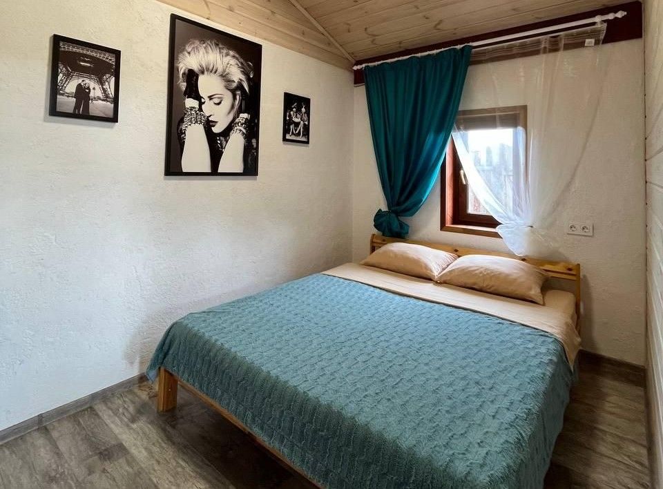 Барн 6-местный 2-комнатный