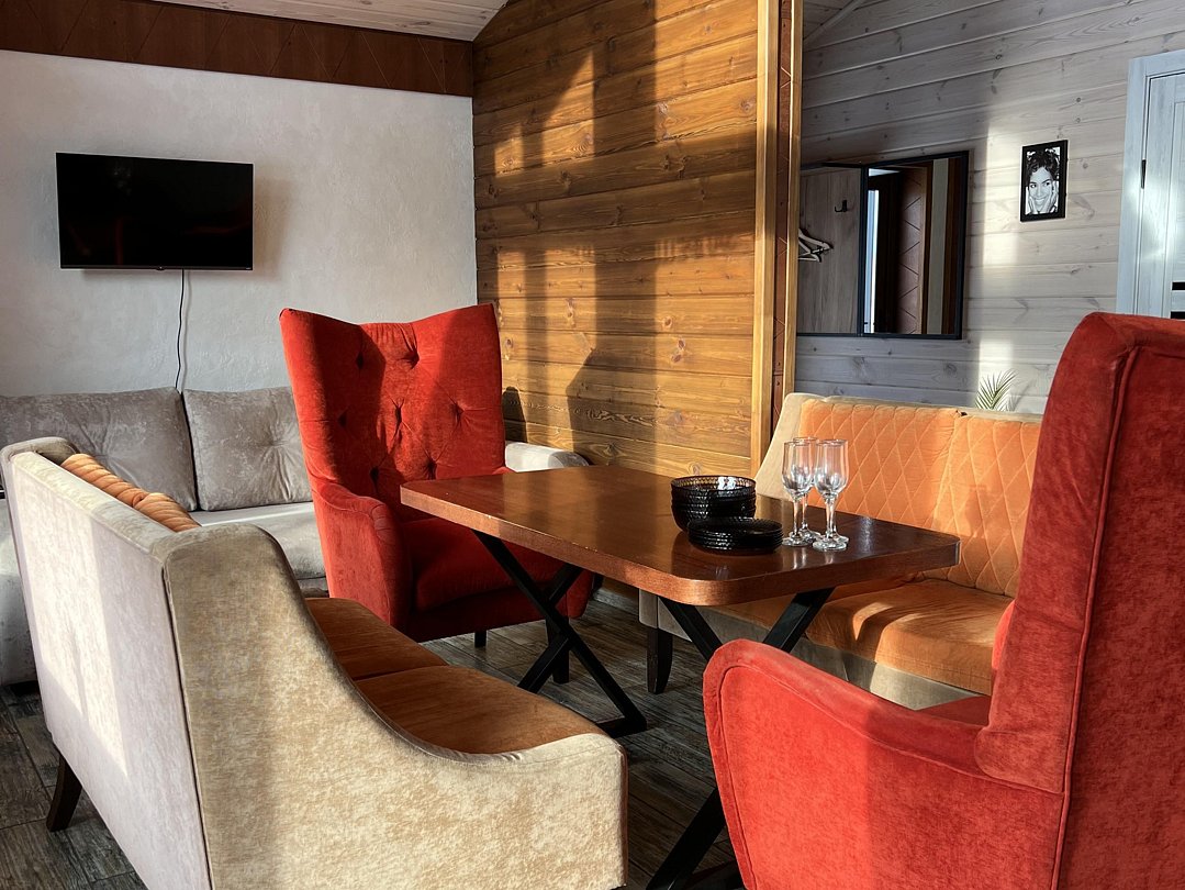 Барн 6-местный 2-комнатный