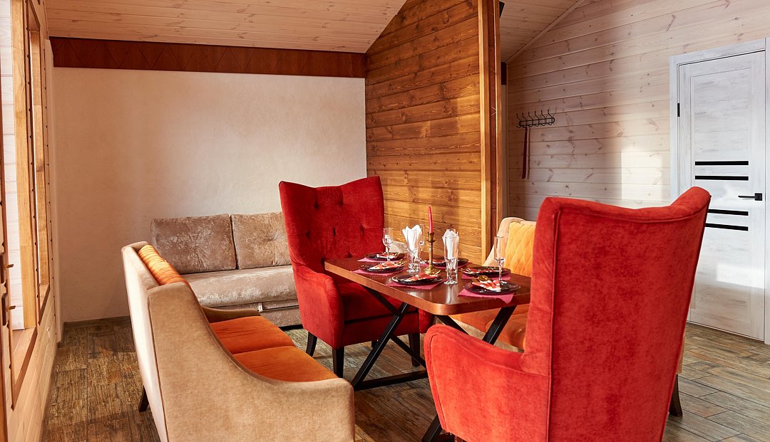 Барн 6-местный 2-комнатный