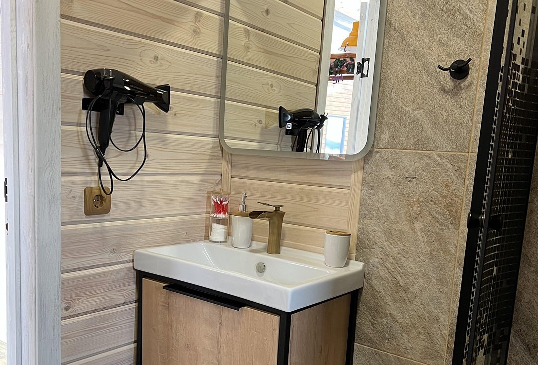 Барн 6-местный 2-комнатный