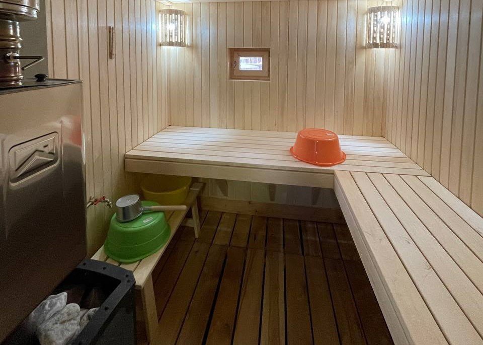 Барн 6-местный 2-комнатный