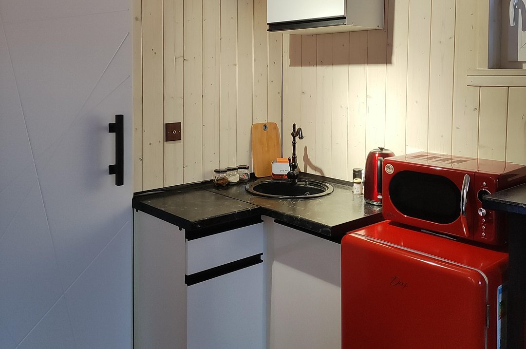 Домик 2-местный Красный