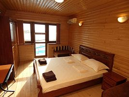 Двухместный номер Standard с балконом и с красивым видом из окна двуспальная кровать, База отдыха Jangul Baza	, Черноморское