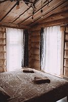 Двухместный коттедж с видом на озеро двуспальная кровать, База отдыха Карелия Медвежка, Медвежьегорск