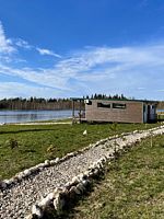 Двухместное Дом Панорамный Brown с террасой с видом на озеро двуспальная кровать, База отдыха Chuchemlya eco village, Мошенской