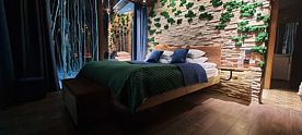 Двухместный коттедж Luxury с красивым видом из окна двуспальная кровать, Дома в аренду Парк Север, Василёво