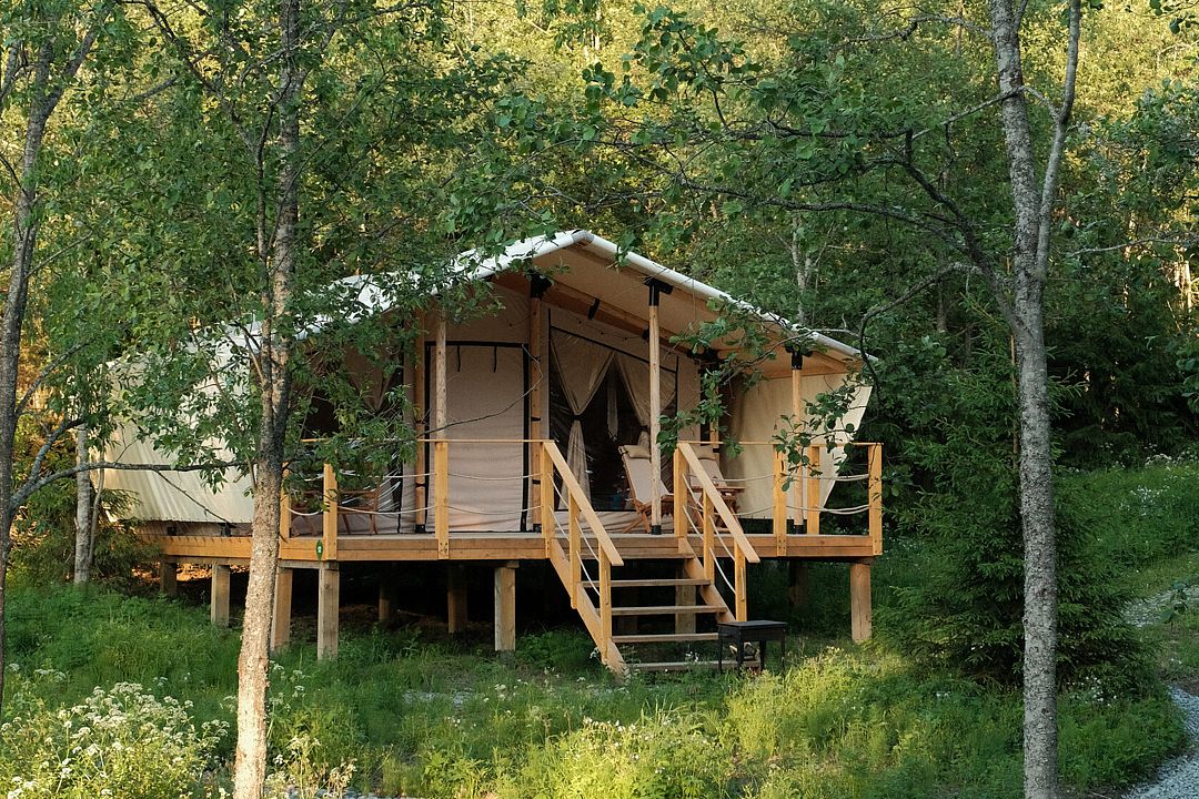 Глэмпинг Мармар, поселок Харлу, Республика Карелия