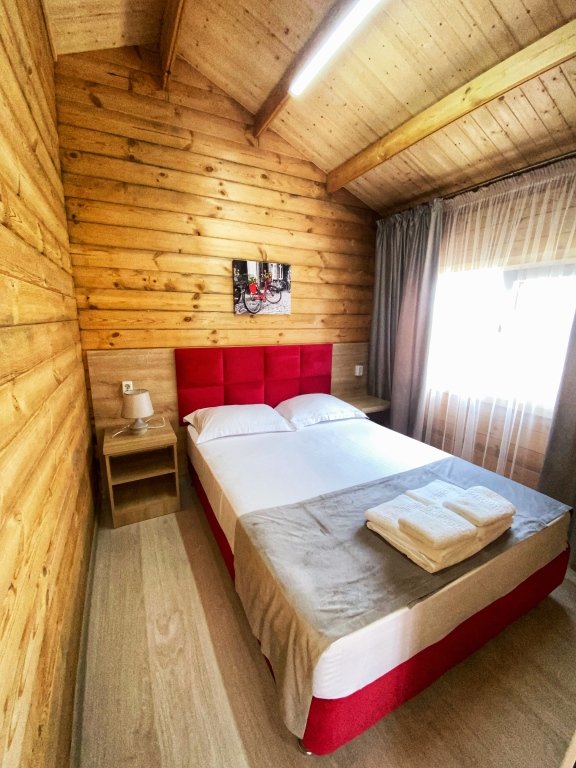 База отдыха Sunny House (Санни Хаус), Крым, Поповка