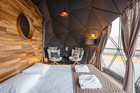 Двухместная Эко-сфера Standard с видом на море двуспальная кровать, Глэмпинг Китовый берег, Печенга