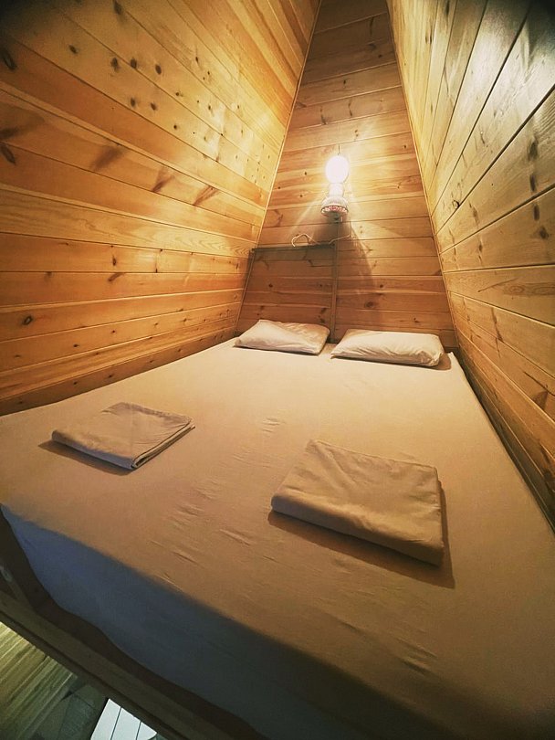 Домик 2-местный 1-комнатный (№1, с беседкой)