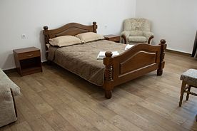 Двухместный полулюкс с красивым видом из окна двуспальная кровать, База отдыха Архыз Триумф, Нижняя Ермоловка