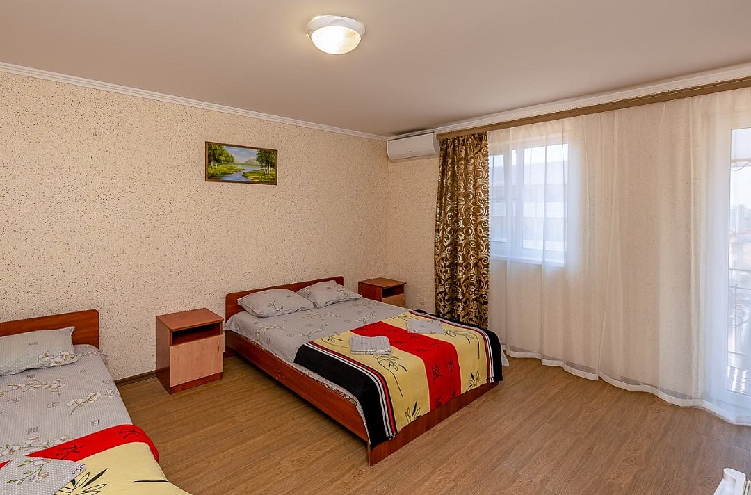 Номер 6-местный 2-комнатный (с кухней и балконом, 3 этаж)