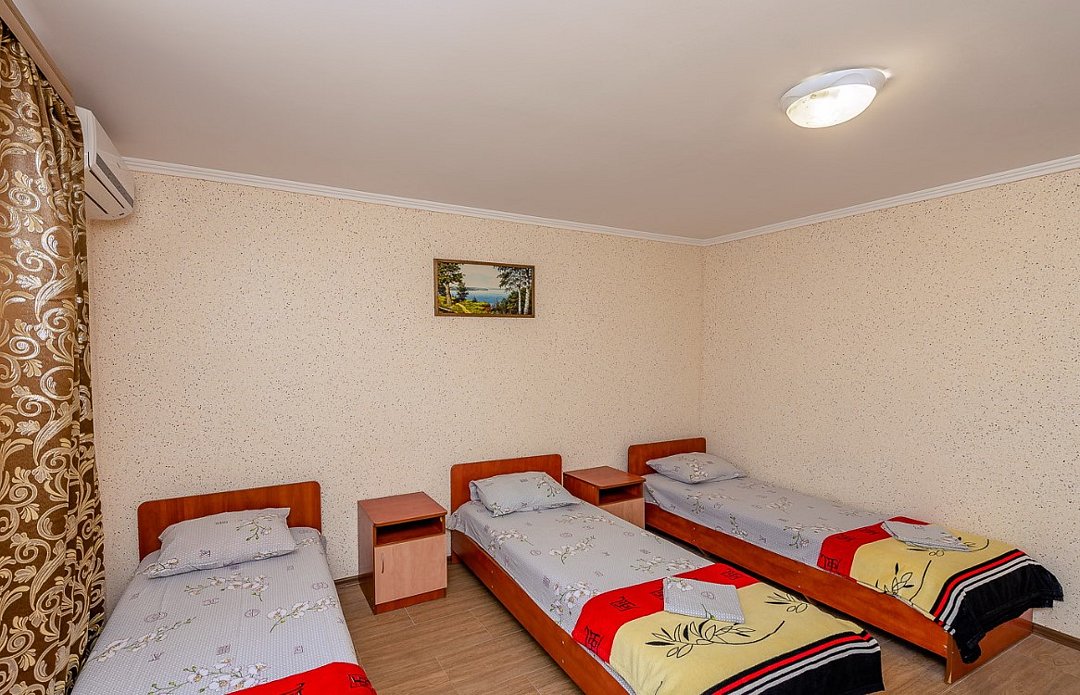 Номер 6-местный 2-комнатный (с кухней и балконом, 3 этаж)