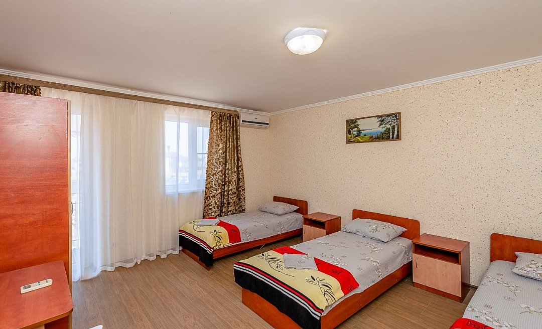 Номер 6-местный 2-комнатный (с кухней и балконом, 3 этаж)