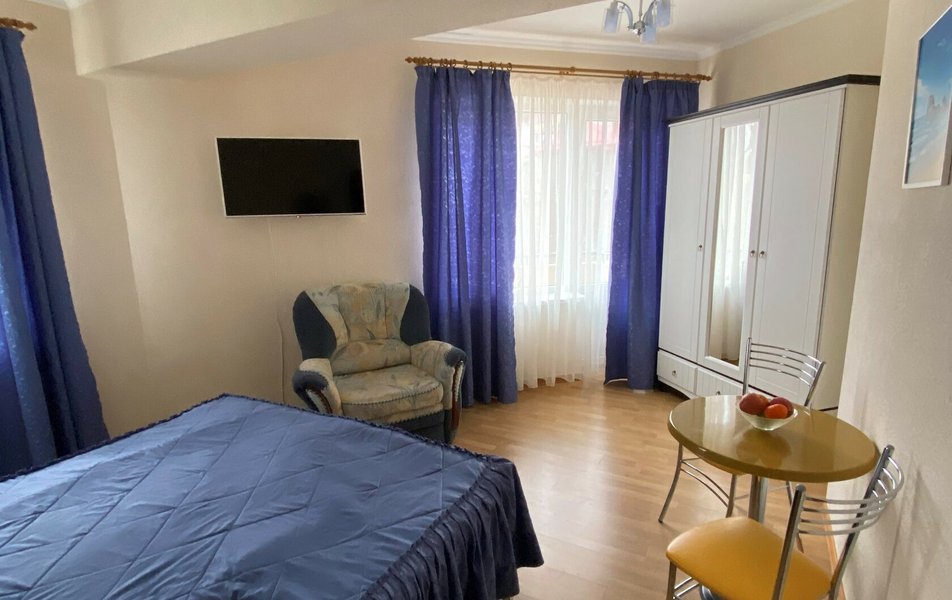 Семейный 4-местный 2-комнатный (с балконом)