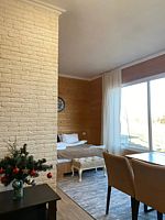 Шестиместный коттедж с балконом, База отдыха Ягода-Малина, село Новоукраинское