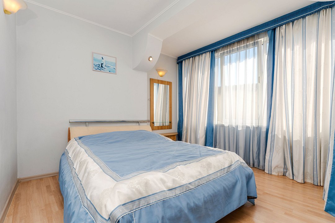 Апартаменты улучшенные 4-местные 3-комнатные (с террасой)