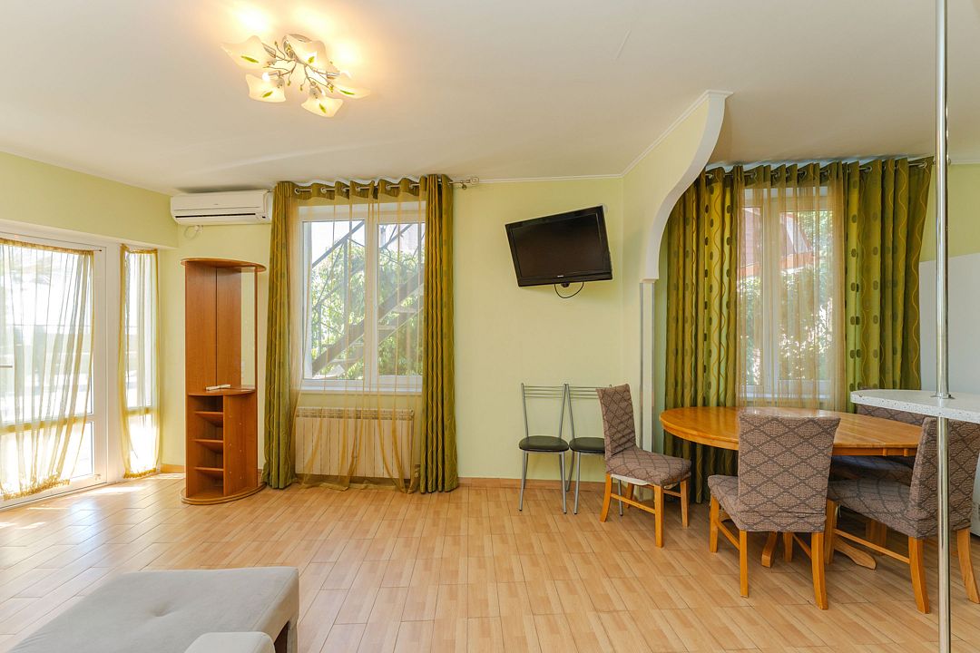 Апартаменты улучшенные 4-местные 3-комнатные (с террасой)