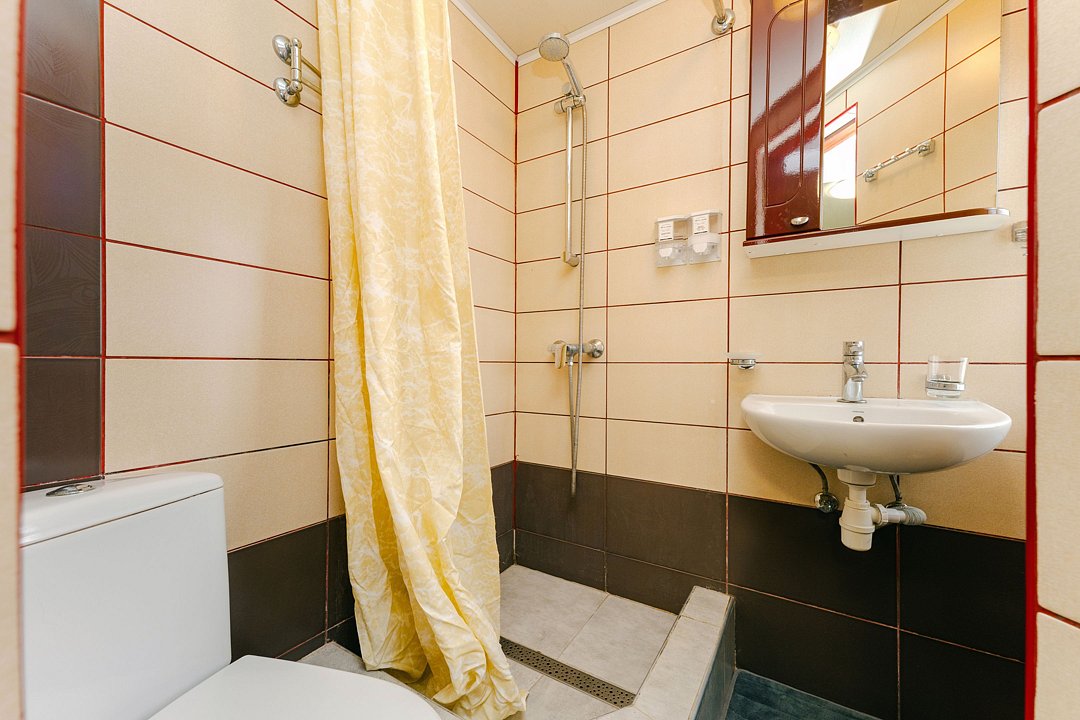 Номер 4-местный 1-комнатный стандартный «Black & White»