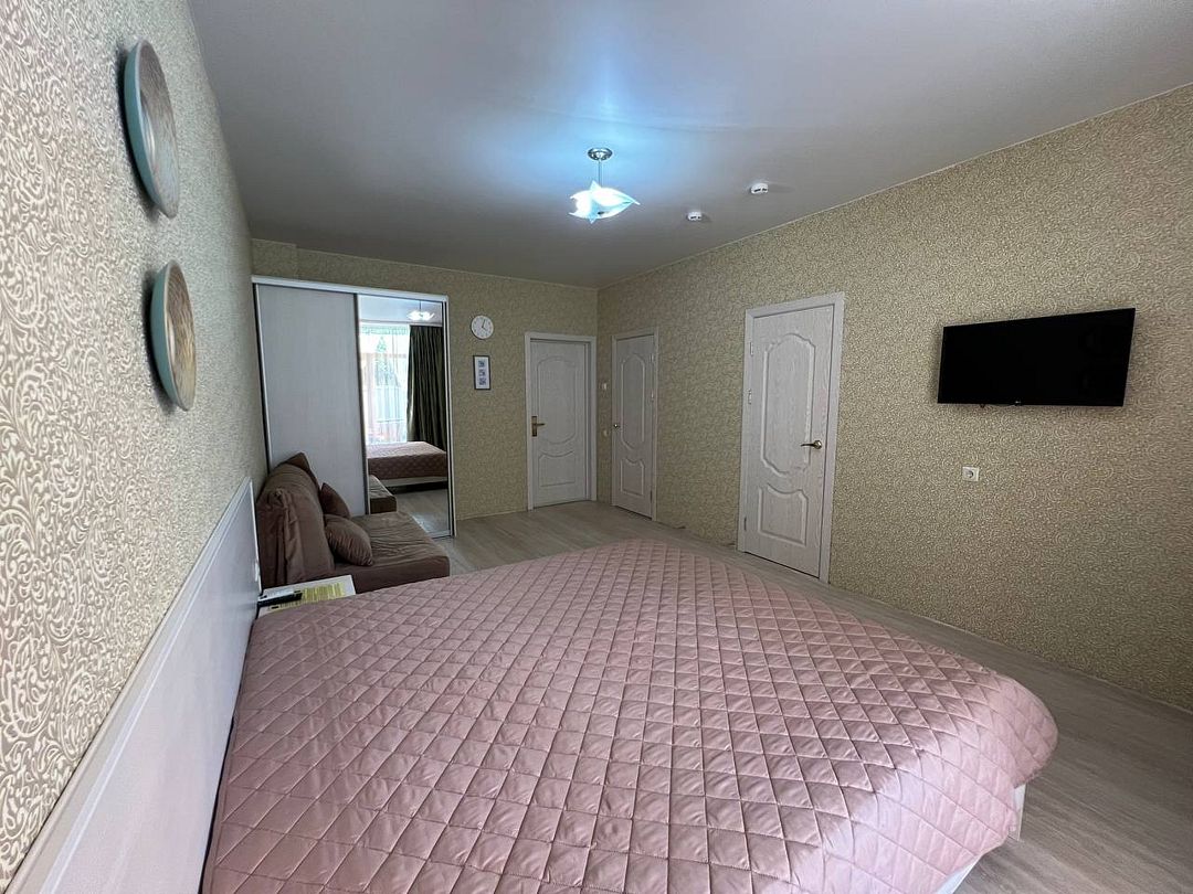 Апартаменты 4-местный (с собственным двориком)