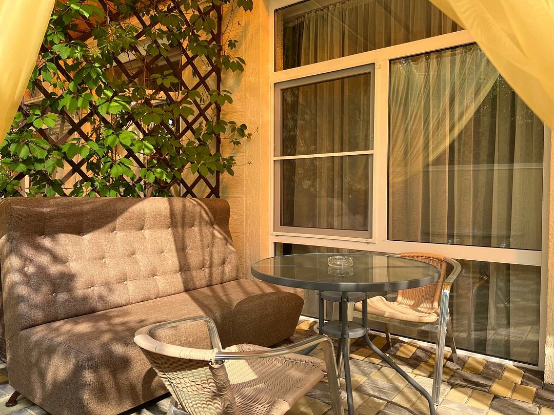 Апартаменты 4-местный (с собственным двориком)