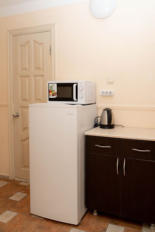 Номер 8-местный 3-комнатный (без кухни)