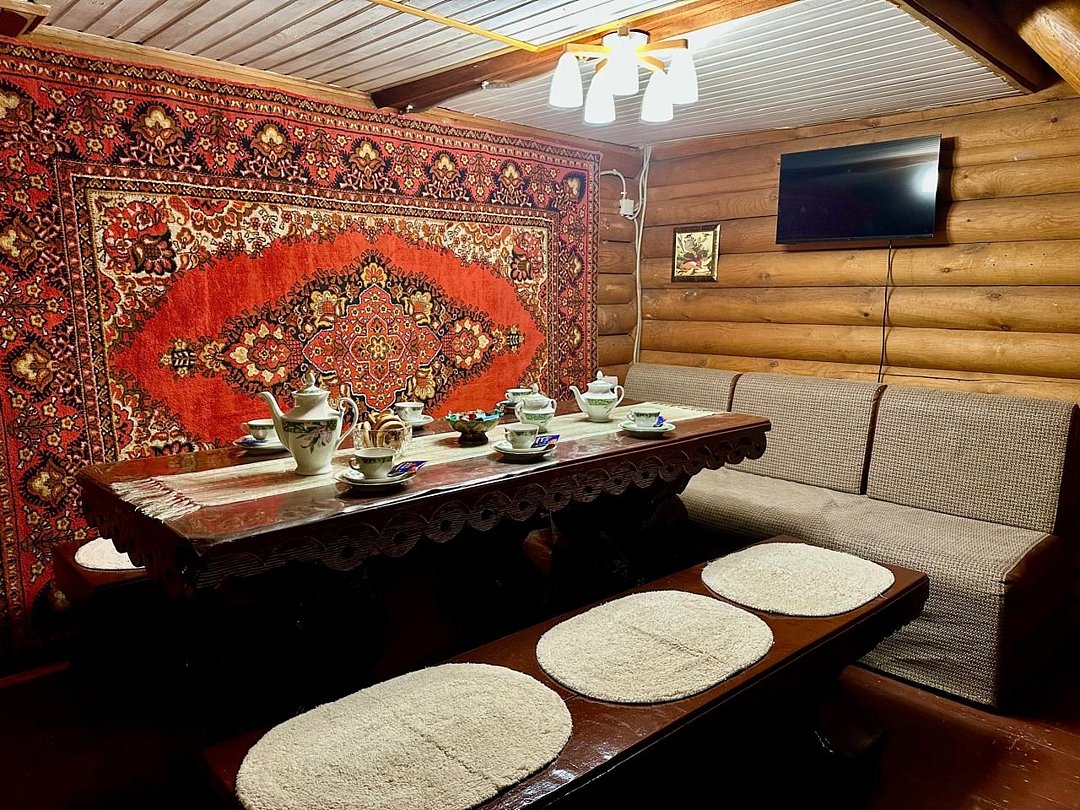 Дом 8-местный 4-комнатный 2-этажный (с баней)