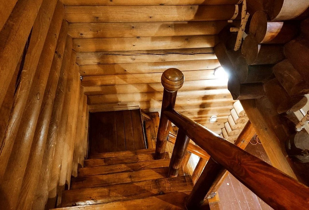 Дом 8-местный 4-комнатный 2-этажный (с баней)