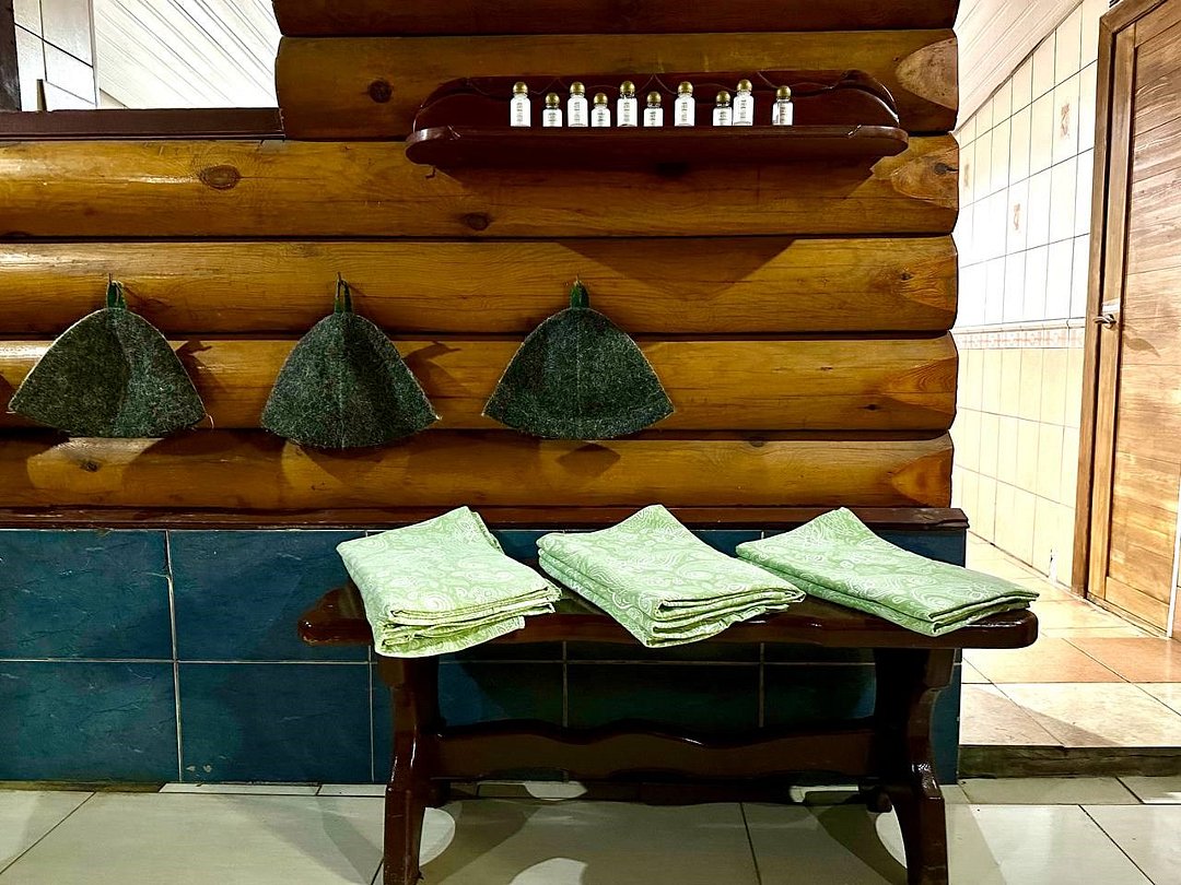 Дом 8-местный 4-комнатный 2-этажный (с баней)