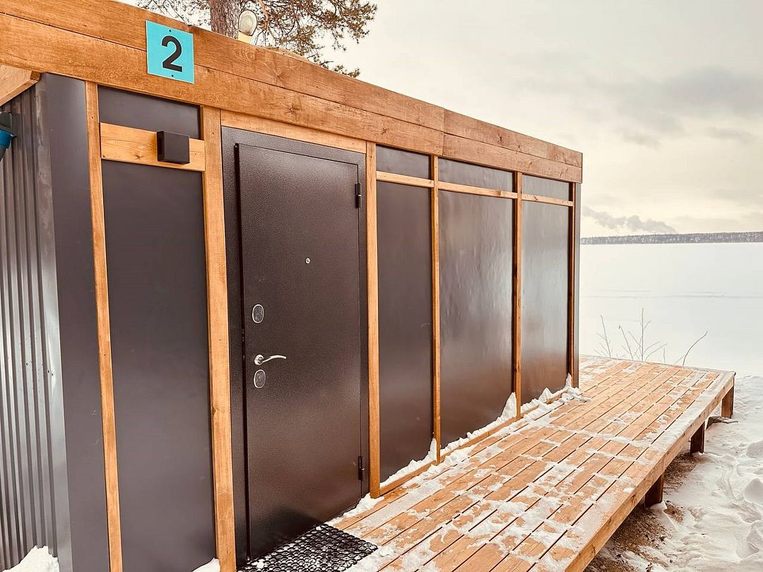 Домик 4-местный 2-комнатный №2 (вид на озеро)