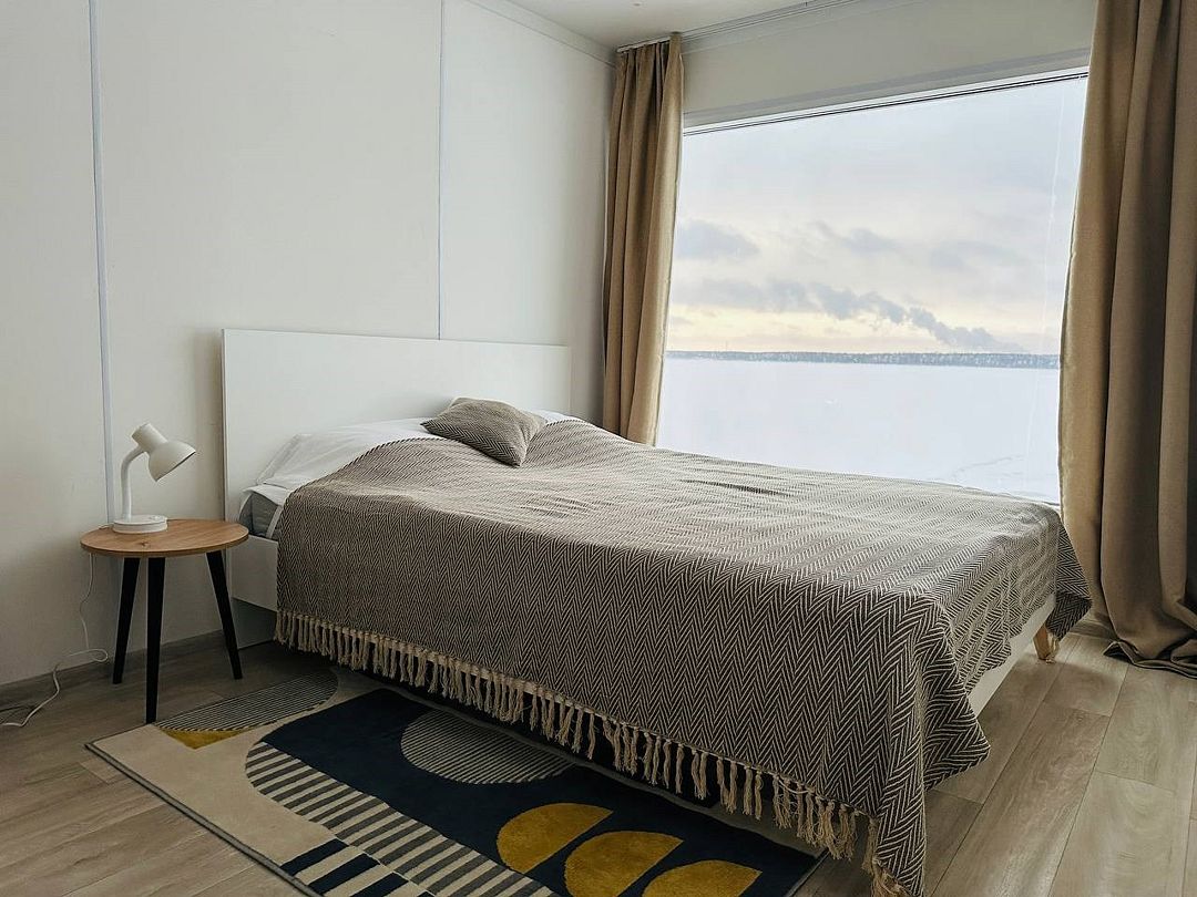 Домик 4-местный 2-комнатный №3 (вид на озеро)