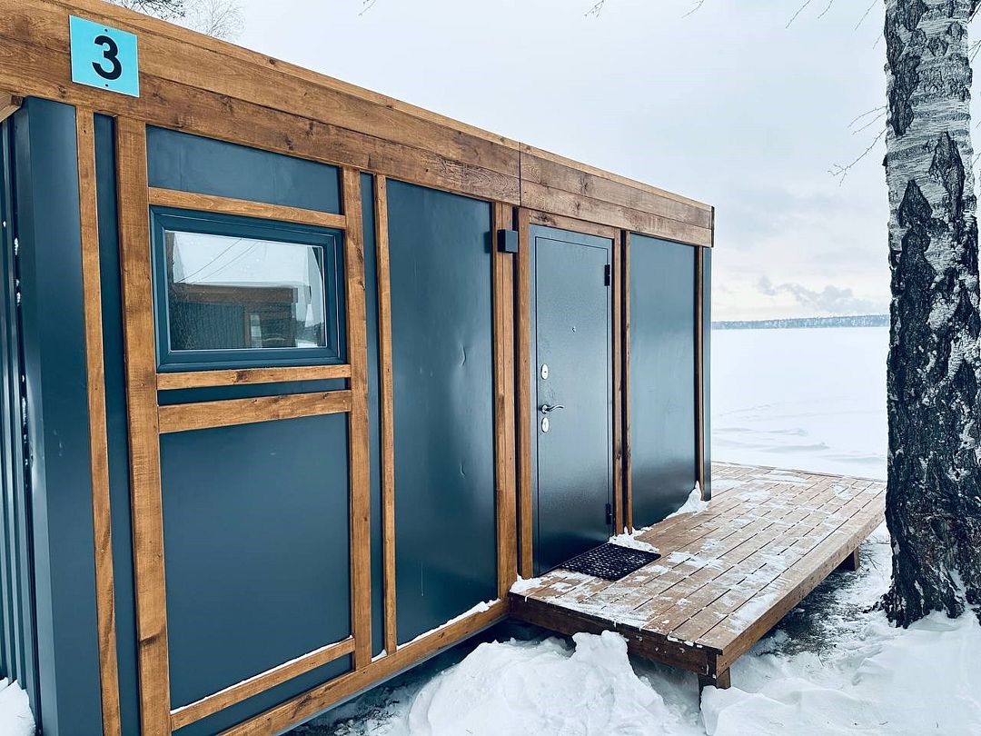 Домик 4-местный 2-комнатный №3 (вид на озеро)