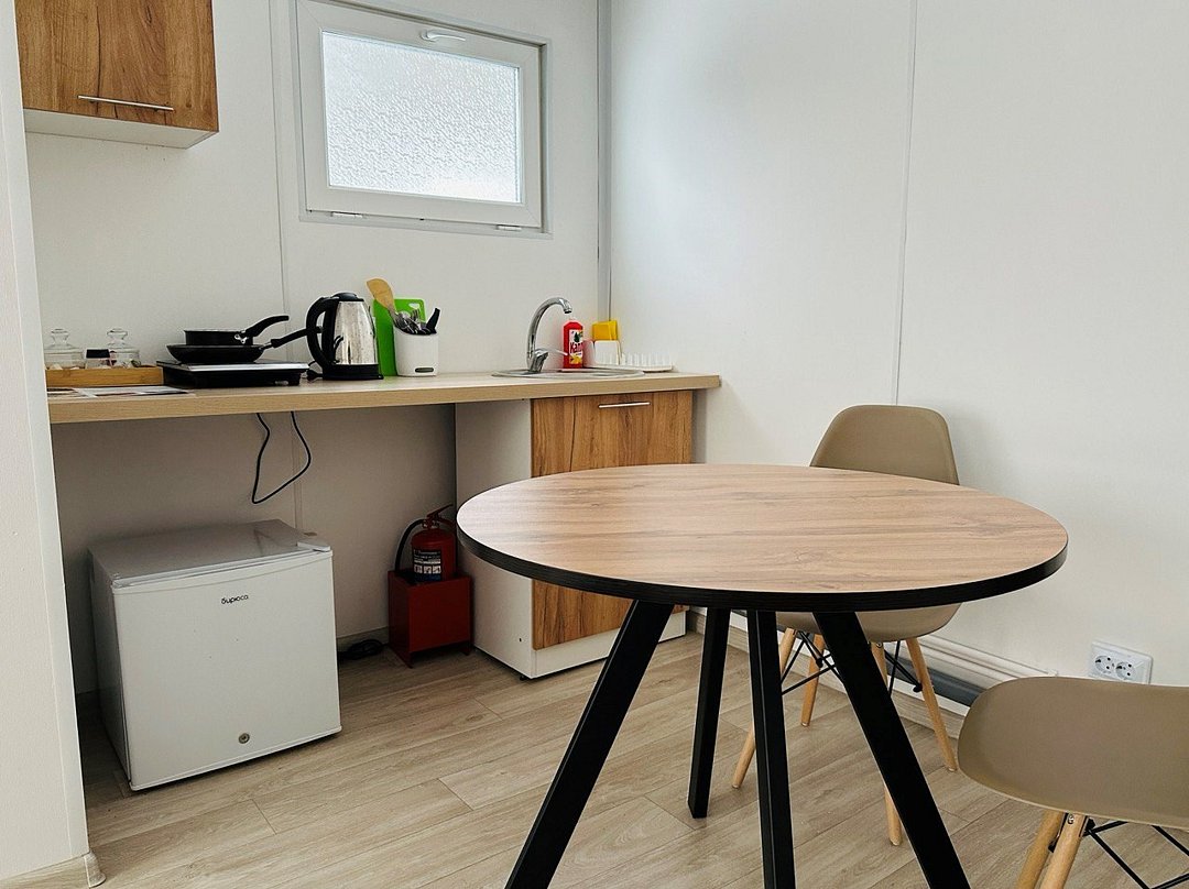 Домик 4-местный 2-комнатный №4 (вид на озеро)