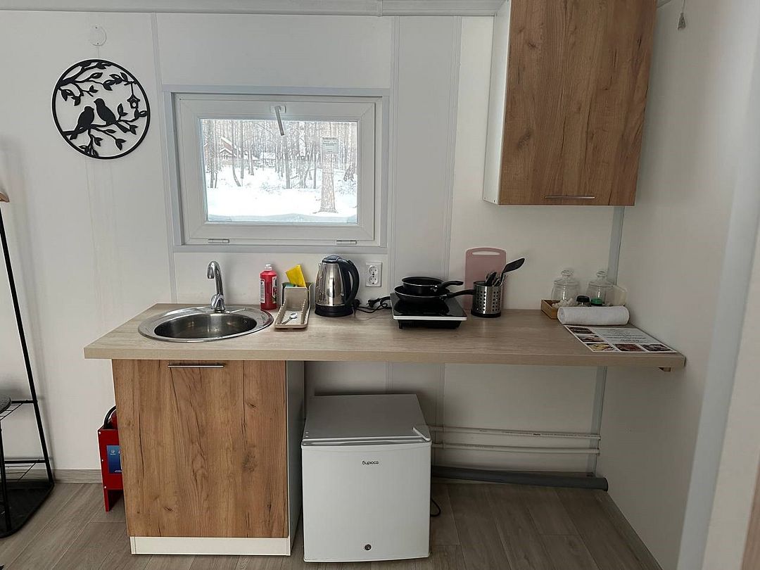 Домик 4-местный 2-комнатный №6 (вид на озеро)