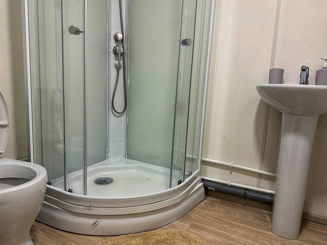 Домик 4-местный 2-комнатный №7 (вид на озеро)